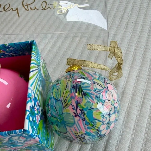 Lilly Pulitzer Tropical Colorful Holiday Ornament Set - Picture 5 of 5